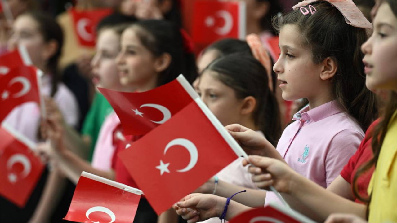 Avukat Nazan Moroğlu’ndan 23 Nisan Mesajı: “Ulusal Egemenlik, Demokrasinin Temel Taşıdır”