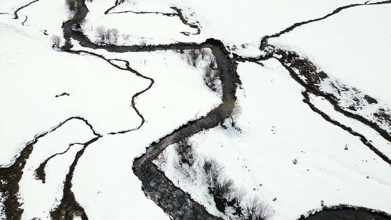 Eşsiz Doğa Manzaraları: Eriyen Karlar Sarıkamış’ta Göz Kamaştırıyor