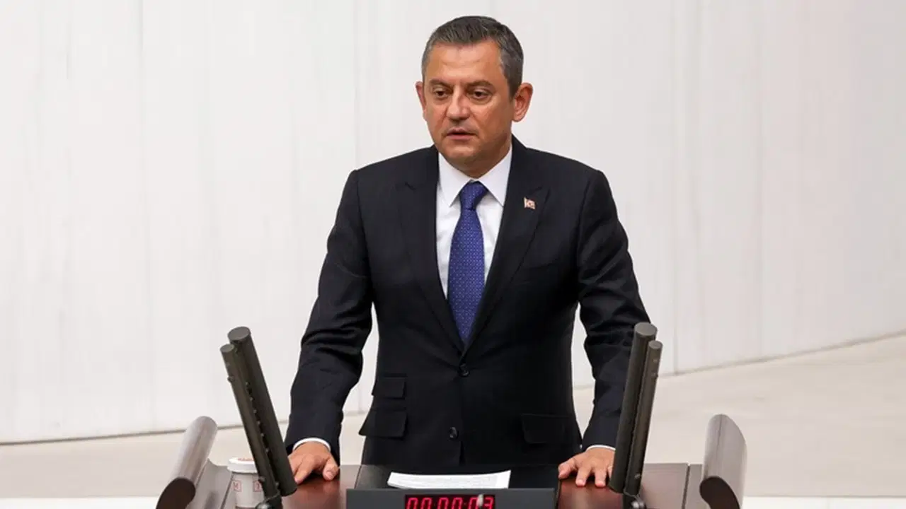 Özgür Özel’den 23 Nisan’da Dikkat Çeken Açıklamalar: “Boynumuzu Veririz Ama Boyun Eğmeyiz!”