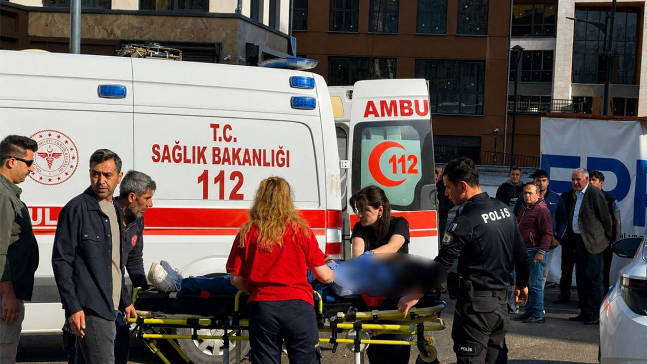 malatyada-sokak-ortasinda-vahset-yolunu-kestigi-eski-esine-kursun-yagdirdi-qISf2VeY