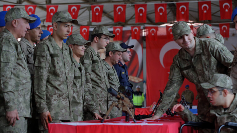 uniformayi-giyip-yemin-ettiler-engelli-genclerin-askerlik-hayali-gercek-oldu-h9nK45y2